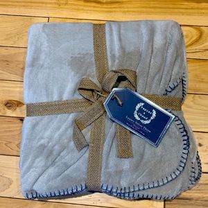Papier & Chaud Light Grey Fleece Blanket